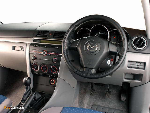 Mazda3 Sedan ZA-spec (BK) 2004–06 pictures (640 x 480)