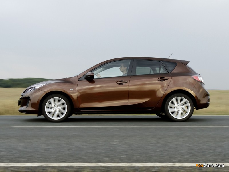 Photos of Mazda3 Hatchback (BL2) 2011–13 (800 x 600)