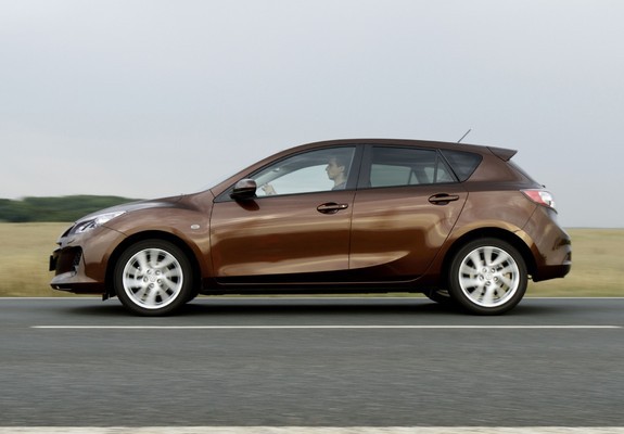Photos of Mazda3 Hatchback (BL2) 2011–13