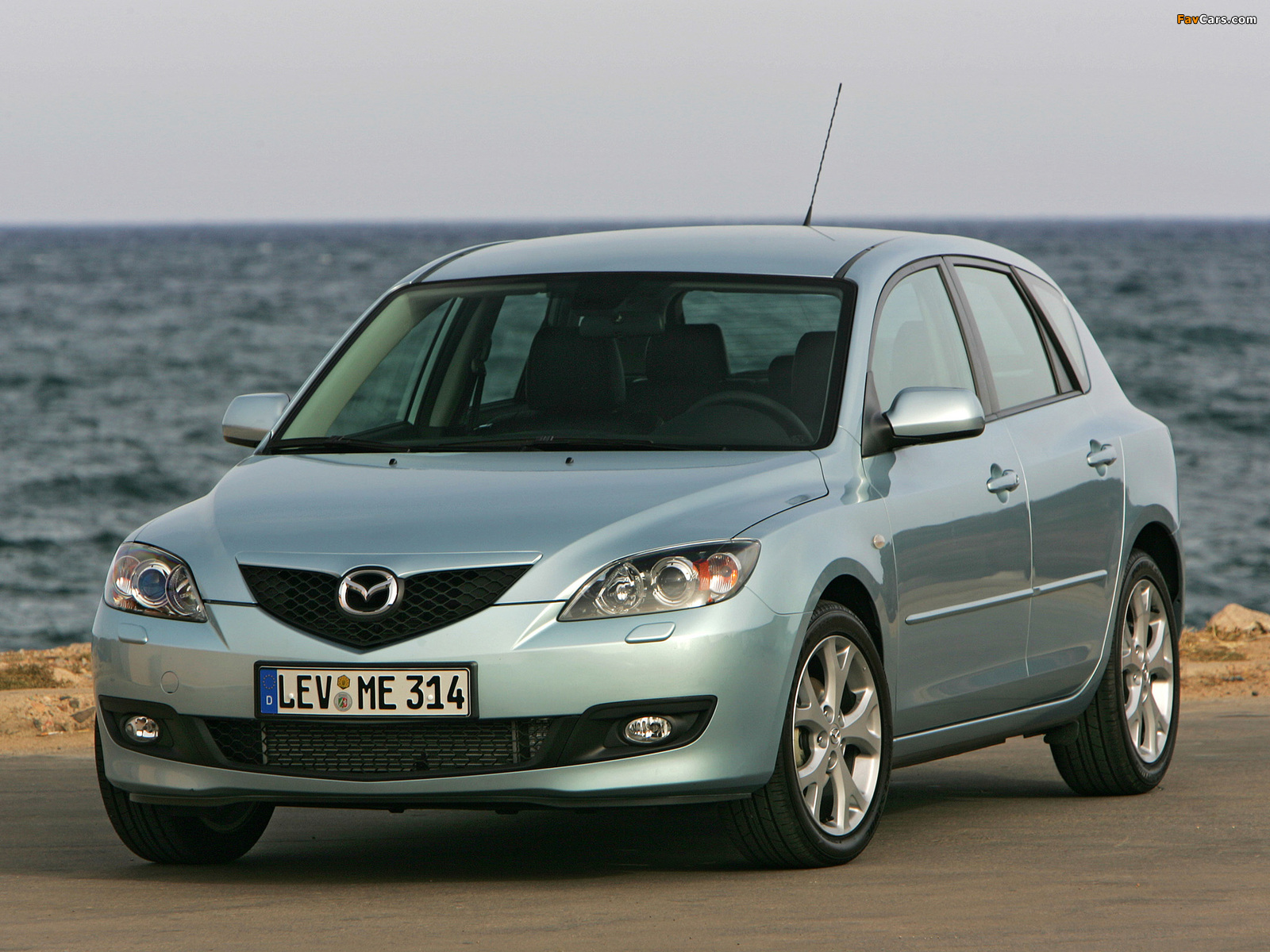 Pictures of Mazda 3 Hatchback 2006–09 (1600 x 1200)