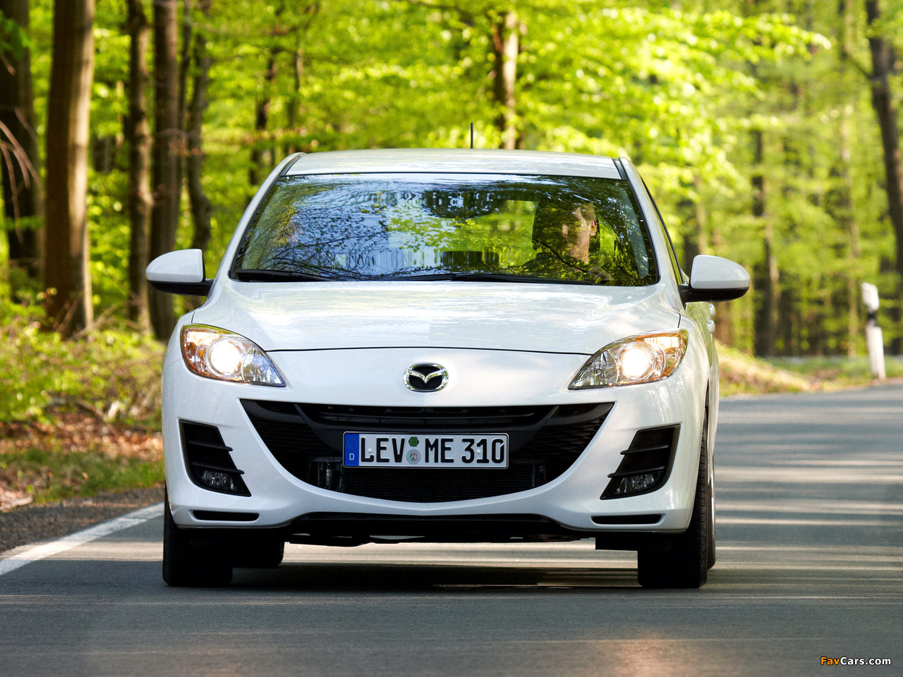 Pictures of Mazda3 Hatchback i-stop (BL) 2009–11 (1280 x 960)