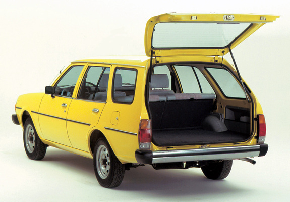 Mazda 323 Station Wagon (FA) 1978–86 pictures