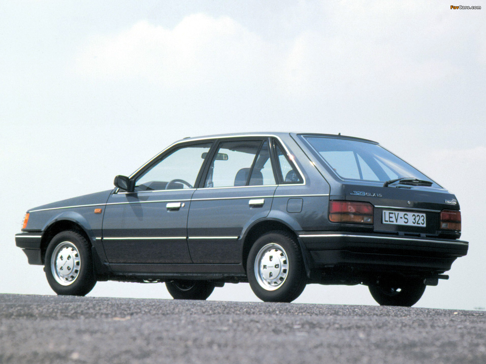 Mazda 323 5-door (BF) 1985–89 pictures (1600 x 1200)