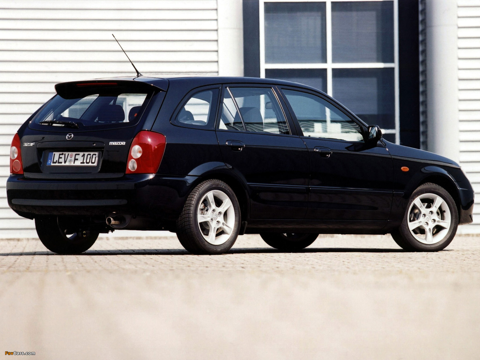 Mazda 323 F (BJ) 2000–03 images (1600 x 1200)