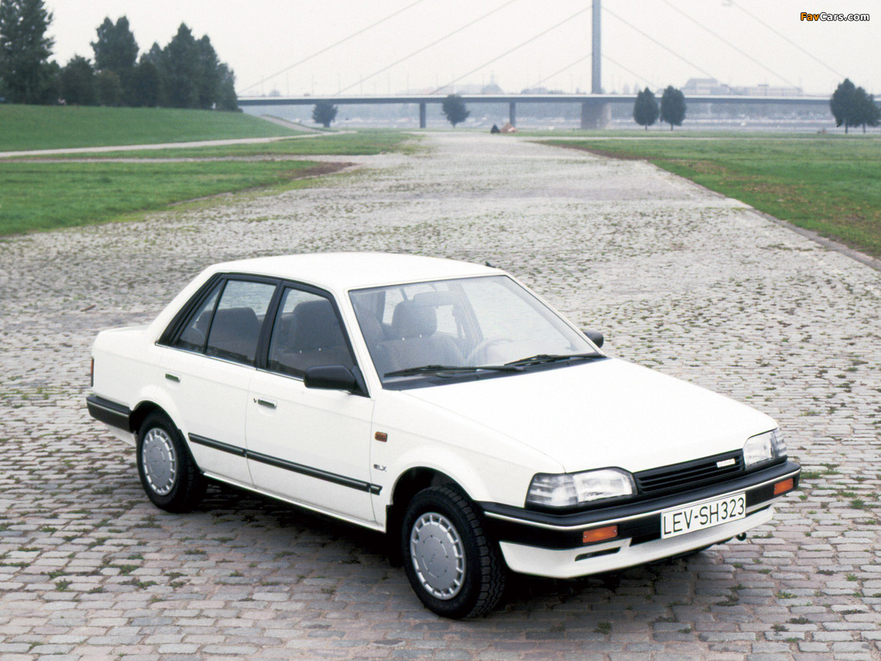 Mazda 323 Sedan (BF) 1986–89 wallpapers (1280 x 960)