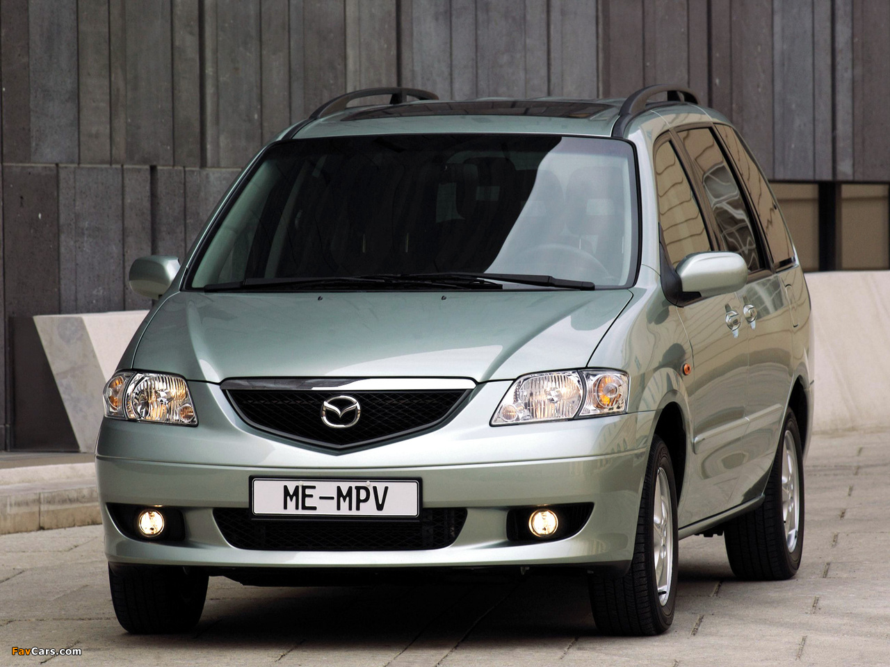 Мазда мпв объем. Мазда МПВ 2. Mazda MPV, 1999-2003. Mazda MPV 1999. Mazda MPV 2002.