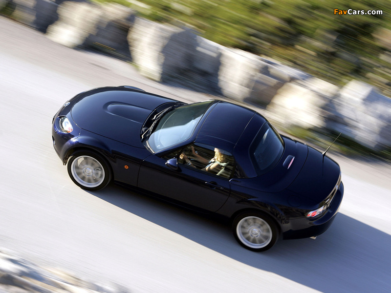 Images of Mazda MX-5 Roadster-Coupe (NC) 2005–08 (800 x 600)