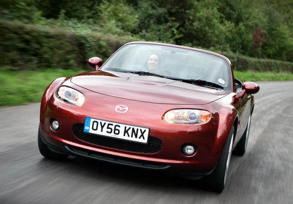 Mazda MX-5 Roadster-Coupe UK-spec (NC1) 2005–08 images