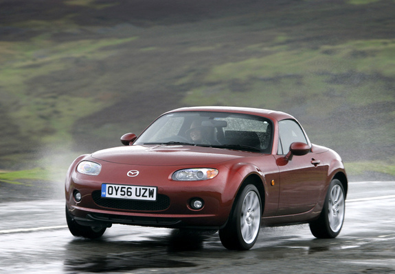 Mazda MX-5 Roadster-Coupe UK-spec (NC1) 2005–08 pictures