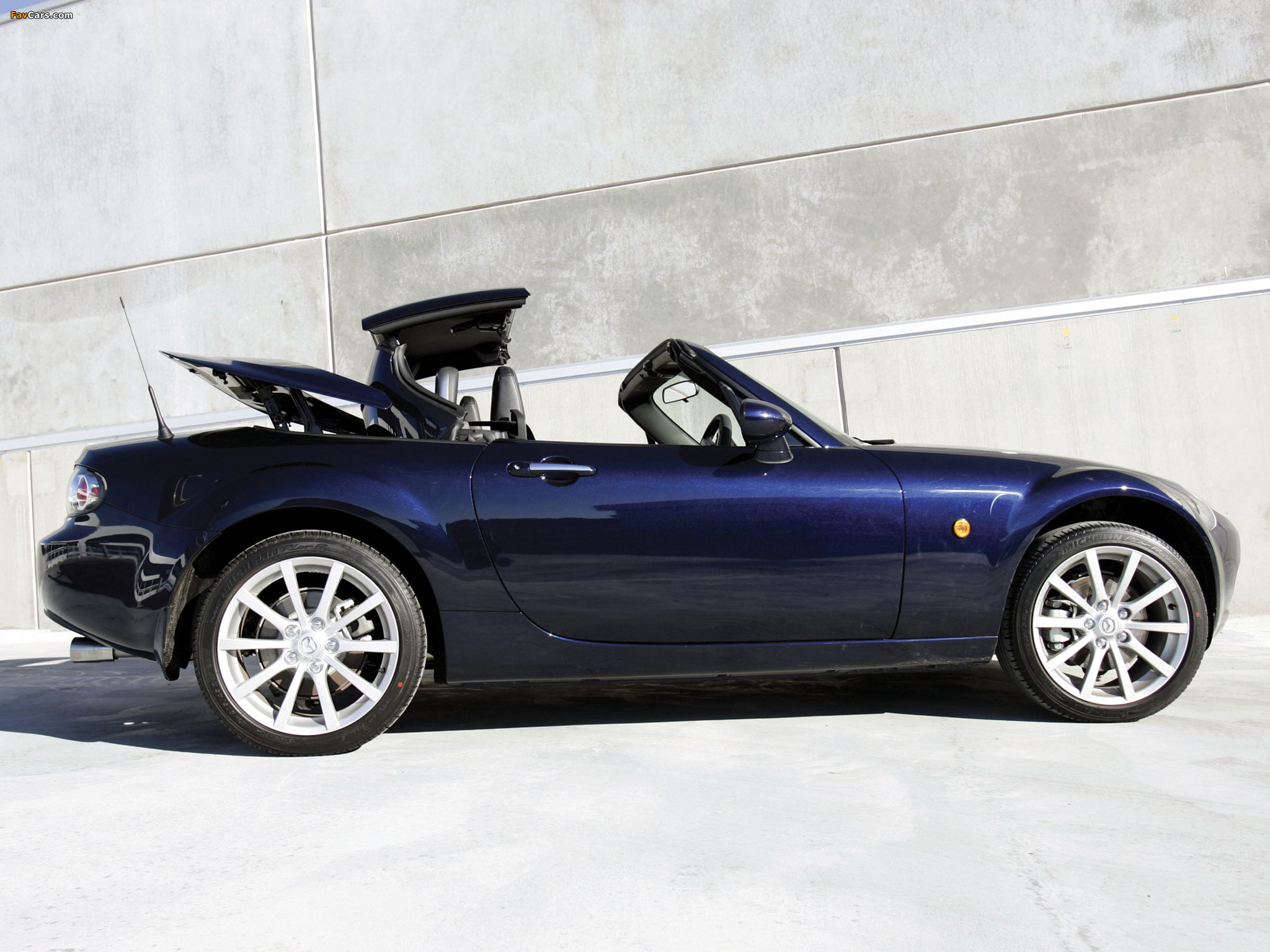Mazda MX-5 Roadster-Coupe AU-spec (NC) 2005–08 wallpapers (2048 x 1536)