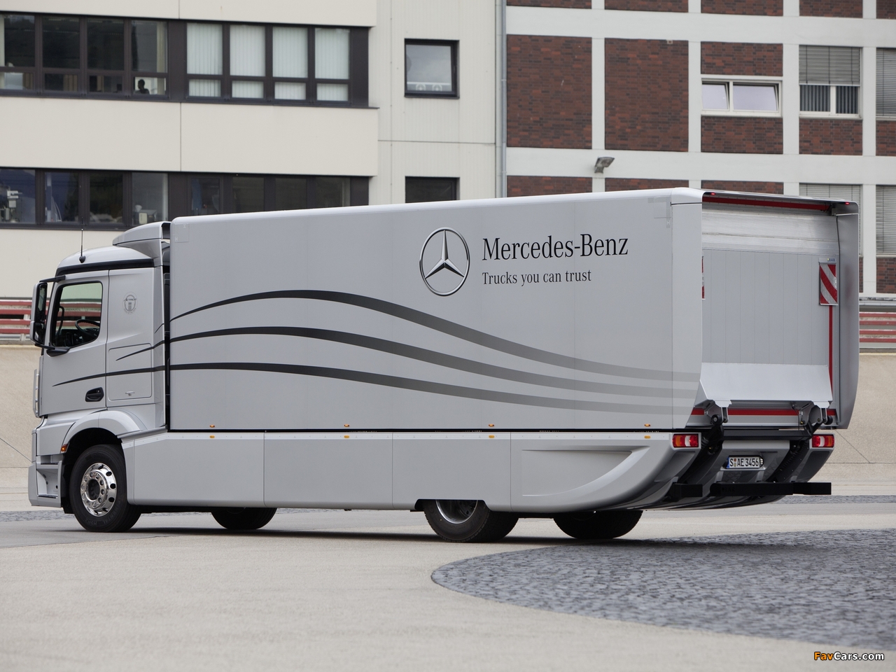 Mercedes-Benz Actros Aerodynamic Truck Concept 2012 wallpapers (1280 x 960)