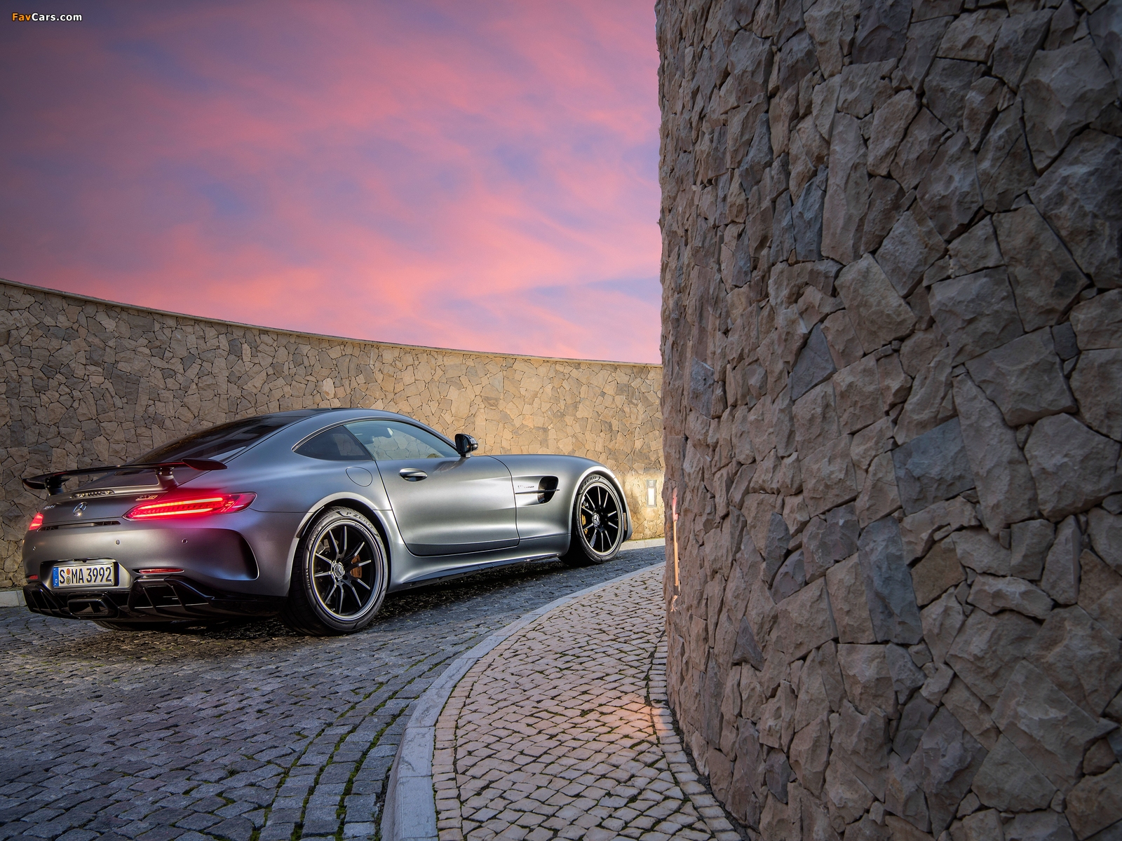 Mercedes-AMG GT R (C190) 2016 pictures (1600 x 1200)