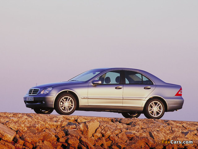 Images of Mercedes-Benz C 180 (W203) 2000–02 (640 x 480)
