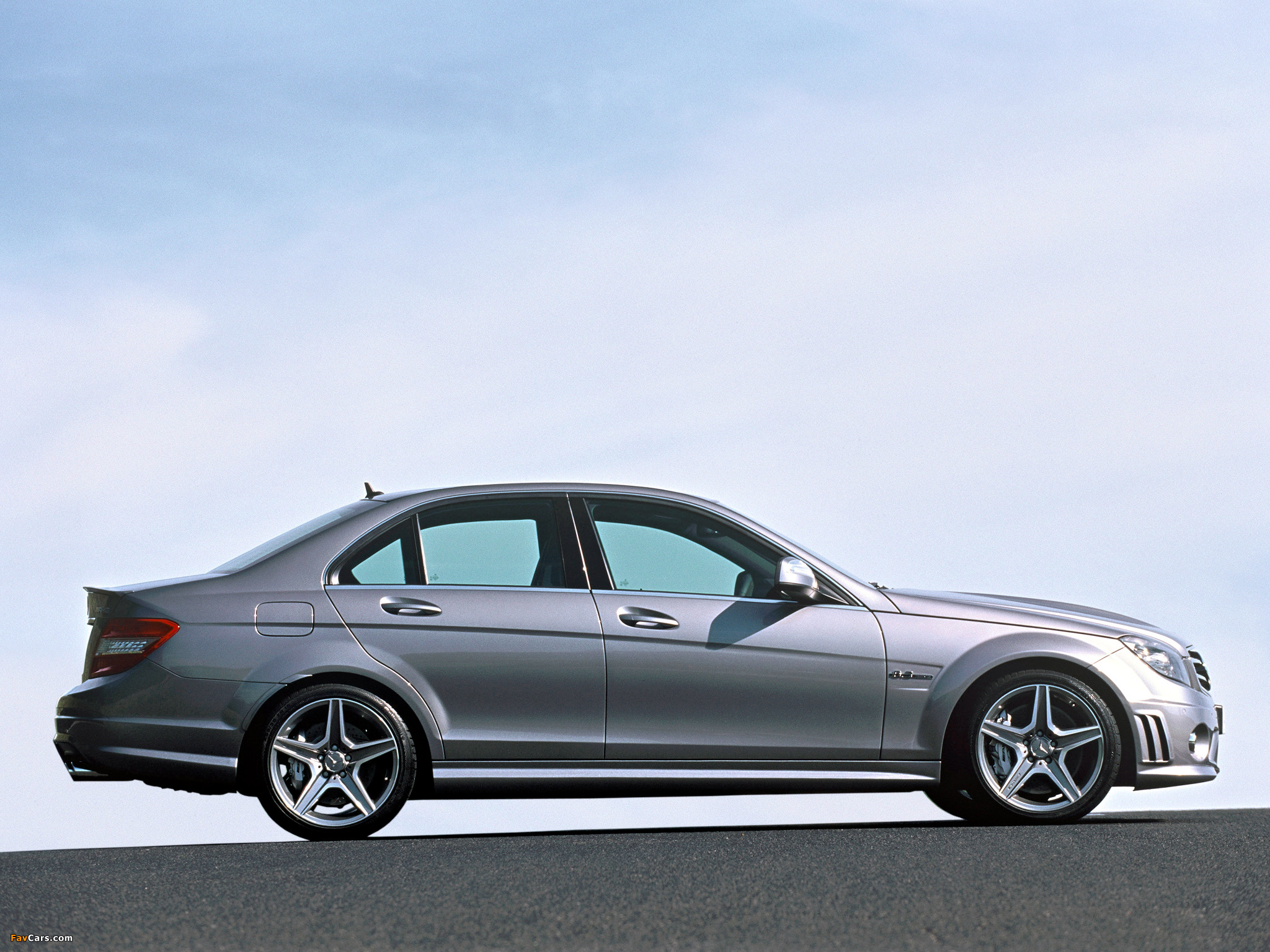 Images of Mercedes-Benz C 63 AMG (W204) 2007–11 (2048 x 1536)