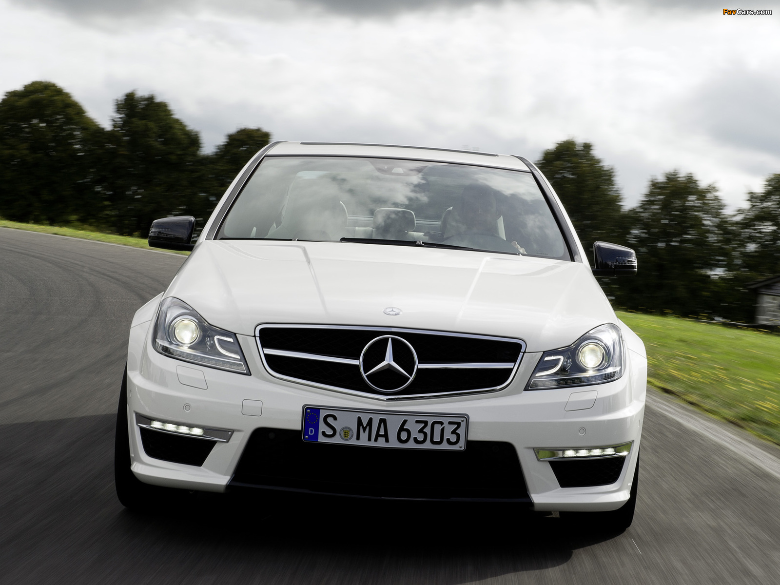Images of Mercedes-Benz C 63 AMG (W204) 2011 (1600 x 1200)