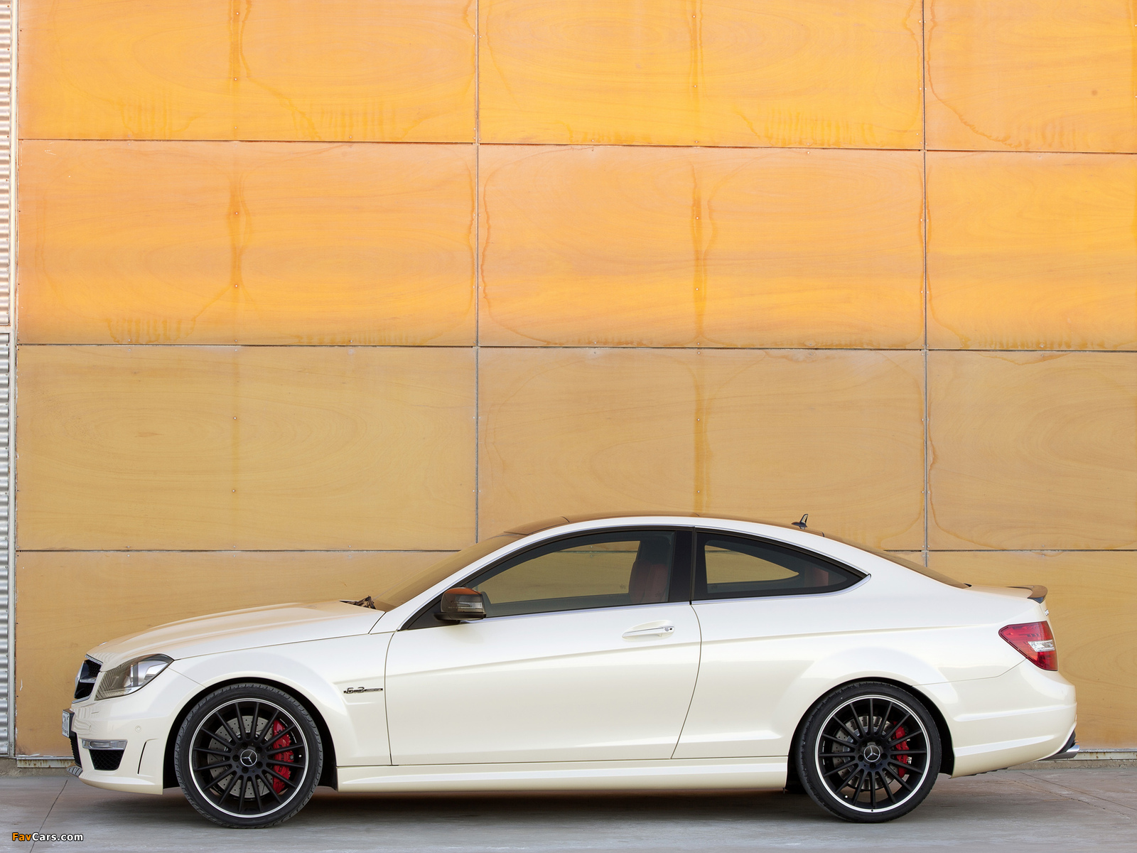 Images of Mercedes-Benz C 63 AMG Coupe (C204) 2011 (1600 x 1200)