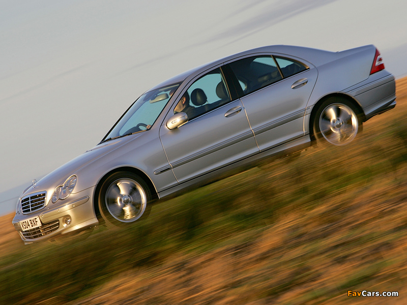 Mercedes-Benz C 320 UK-spec (W203) 2005–07 images (800 x 600)