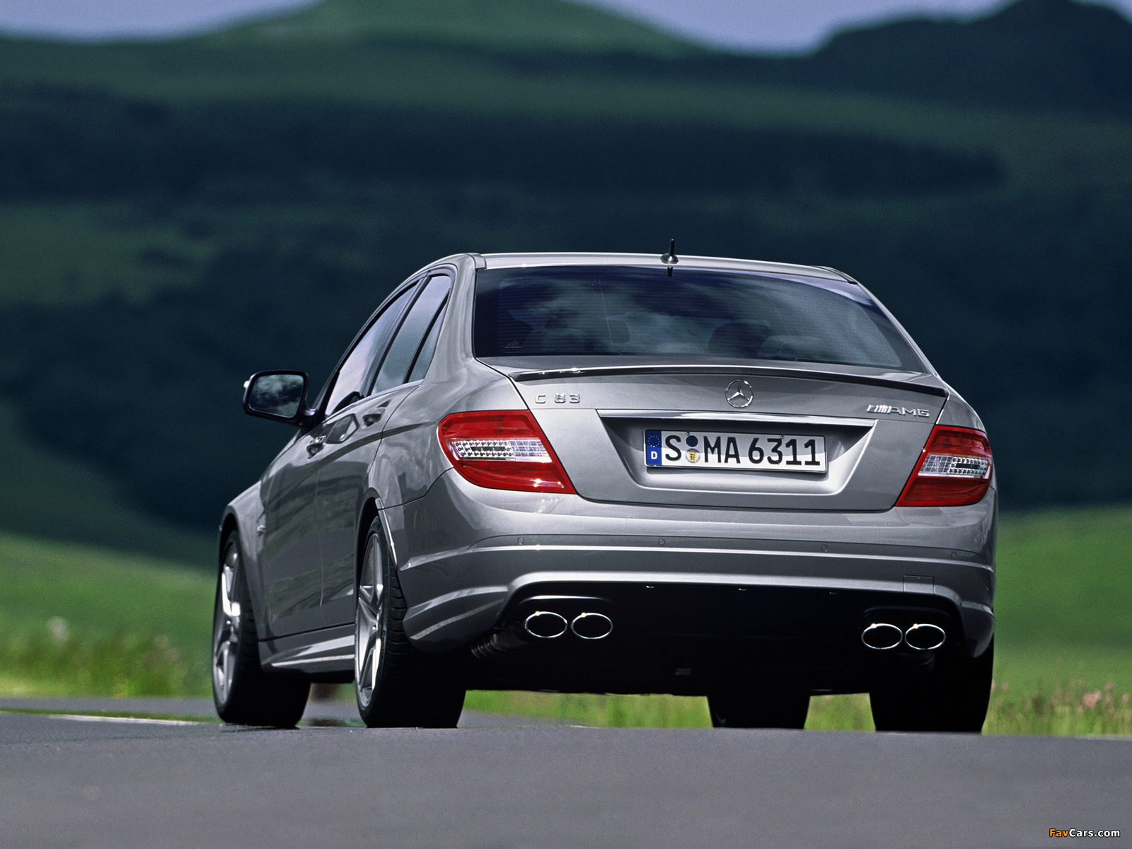 Mercedes-Benz C 63 AMG (W204) 2007–11 wallpapers (1600 x 1200)