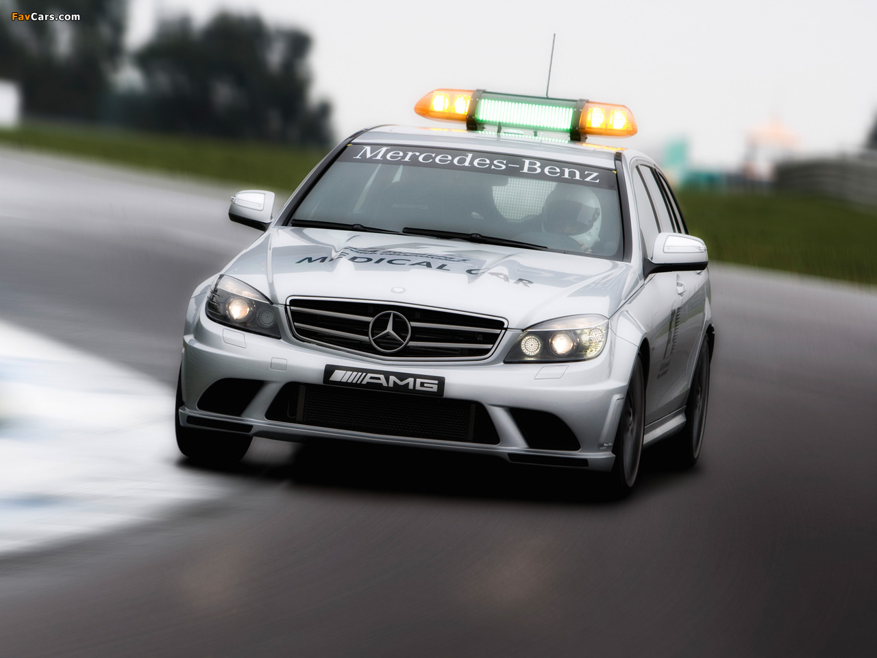 Mercedes-Benz C 63 AMG Estate F1 Medical Car (S204) 2008–10 images (1280 x 960)