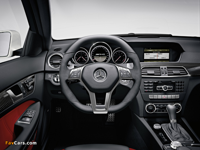 Mercedes-Benz C 63 AMG Coupe (C204) 2011 photos (640 x 480)