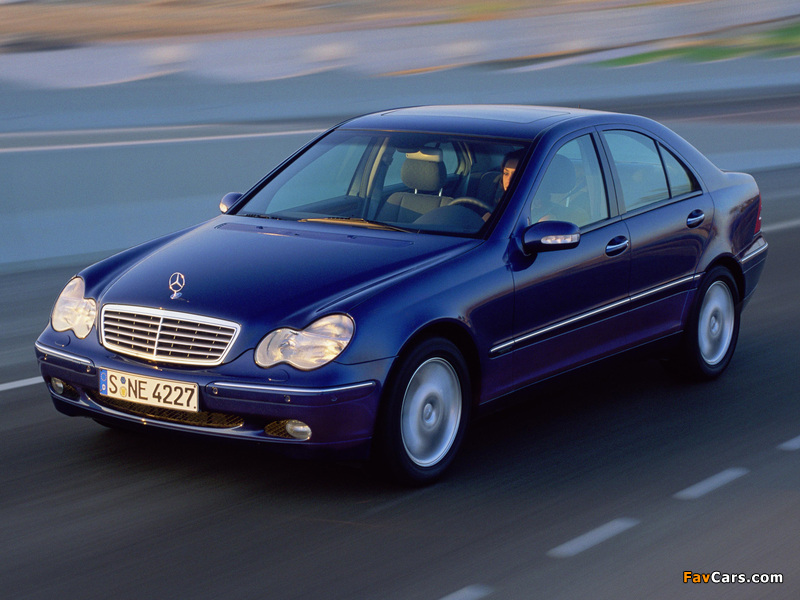 Photos of Mercedes-Benz C 270 CDI (W203) 2000–05 (800 x 600)