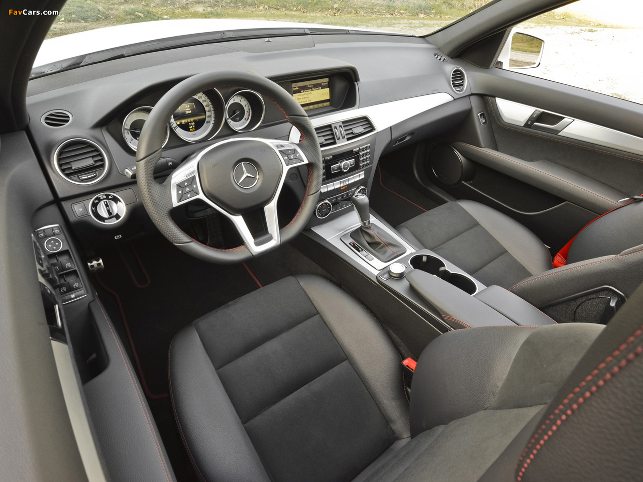 Photos of Mercedes-Benz C 300 4MATIC AMG Sports Package US-spec (W204) 2011 (1280 x 960)