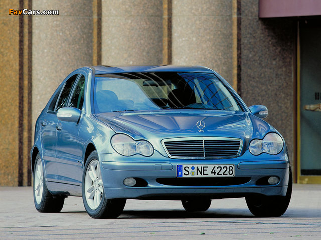 Pictures of Mercedes-Benz C 180 (W203) 2000–02 (640 x 480)