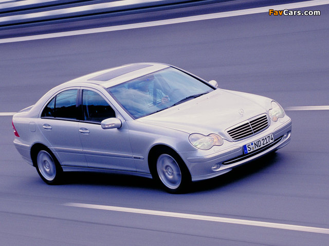 Pictures of Mercedes-Benz C 270 CDI (W203) 2000–05 (640 x 480)