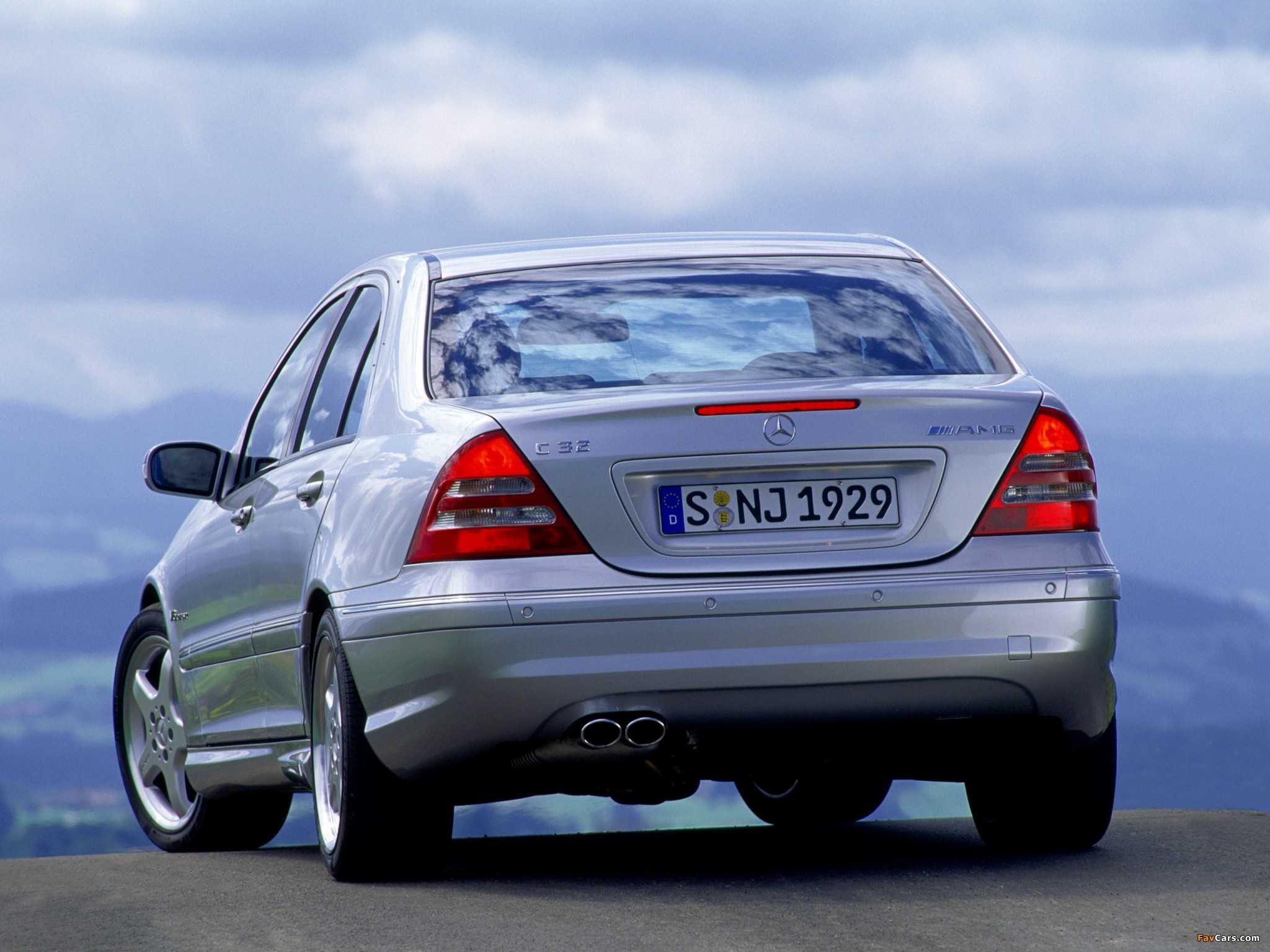 Pictures of Mercedes-Benz C 32 AMG (W203) 2001–04 (2048 x 1536)
