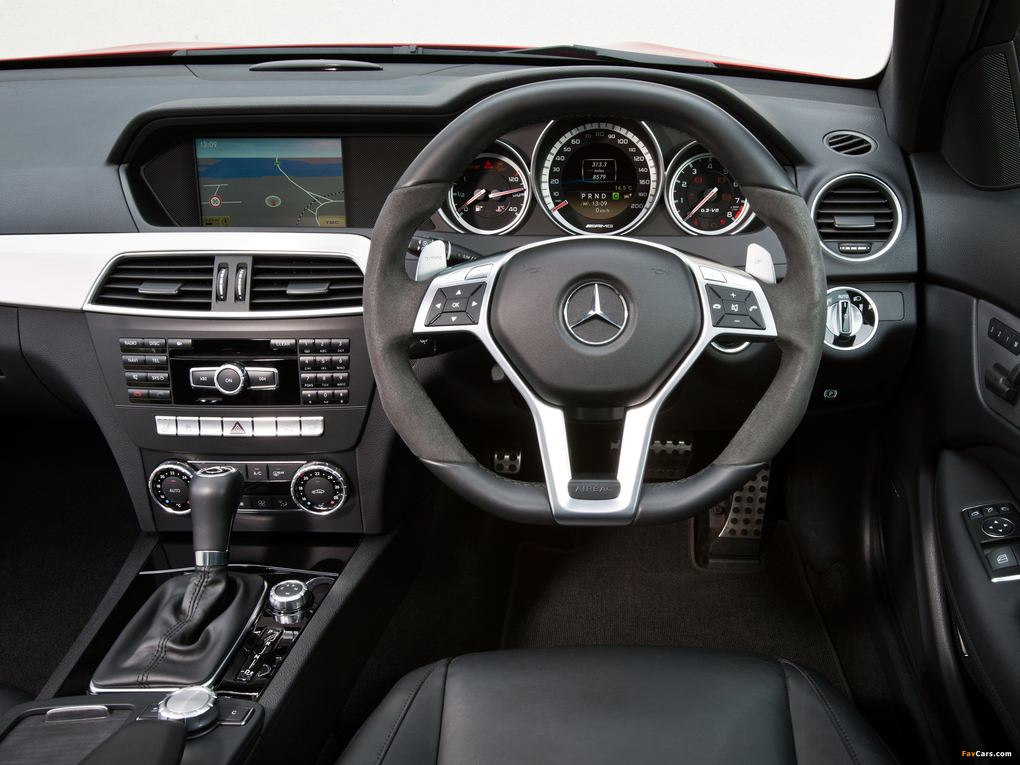 Pictures of Mercedes-Benz C 63 AMG Coupe UK-spec (C204) 2011 (2048 x 1536)