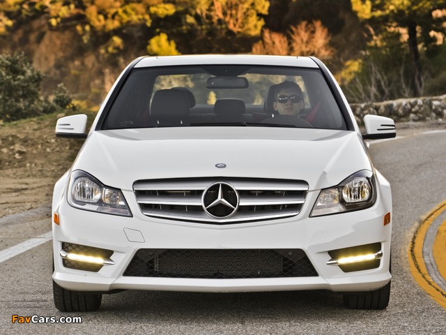 Pictures of Mercedes-Benz C 300 4MATIC AMG Sports Package US-spec (W204) 2011 (640 x 480)