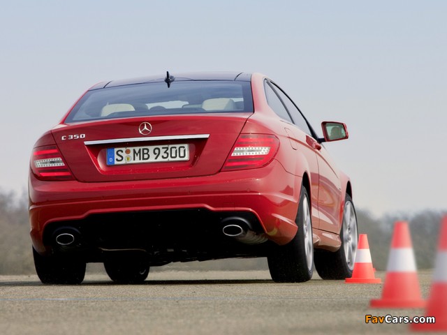 Pictures of Mercedes-Benz C 350 Coupe (C204) 2011 (640 x 480)