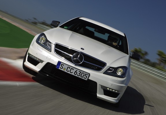 Pictures of Mercedes-Benz C 63 AMG Coupe (C204) 2011