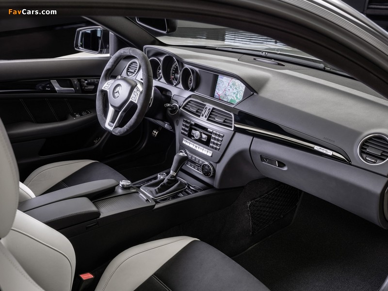 Pictures of Mercedes-Benz C 63 AMG Coupe Edition 507 (C204) 2013 (800 x 600)