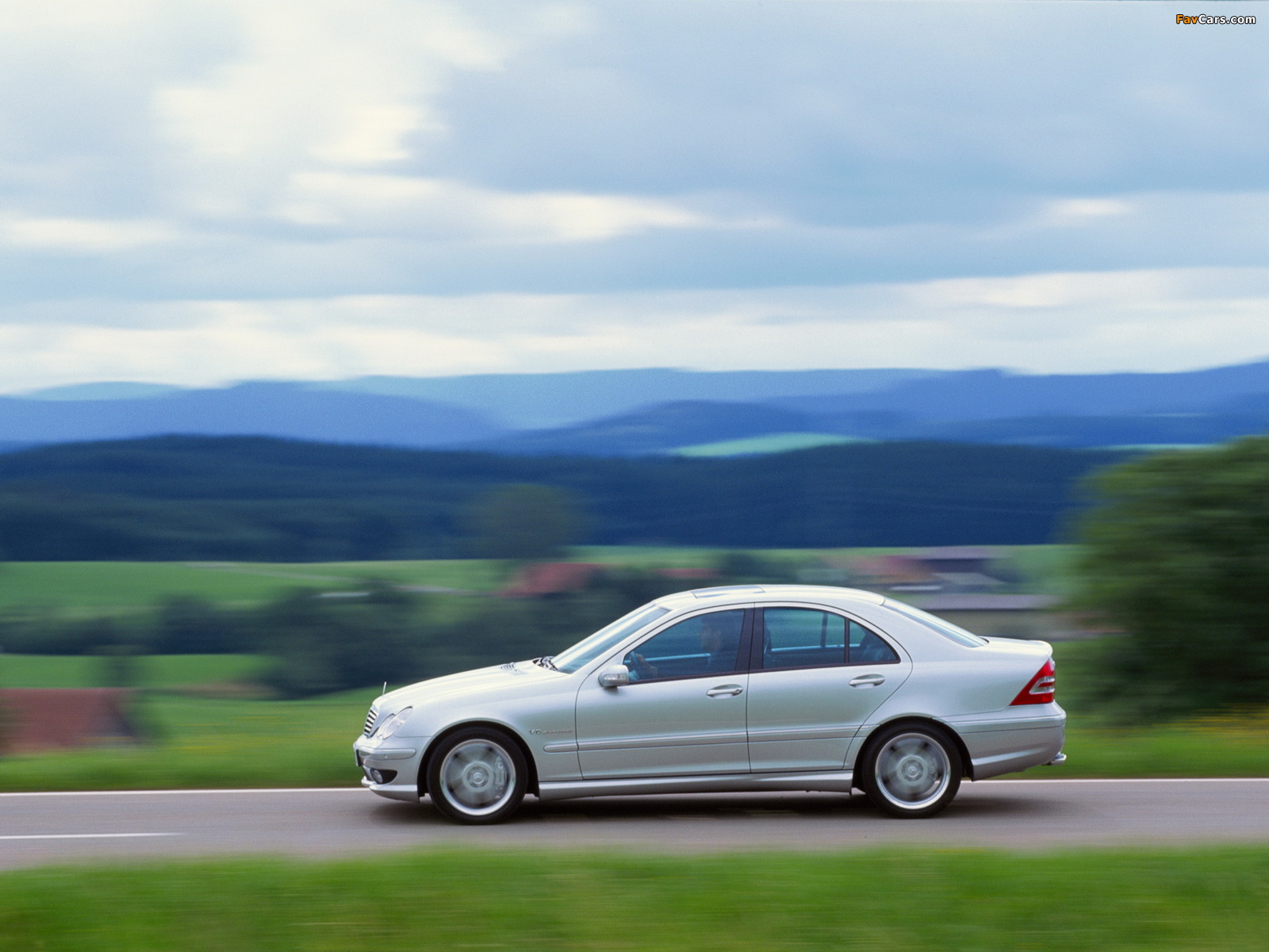 Mercedes-Benz C 32 AMG (W203) 2001–04 wallpapers (1600 x 1200)