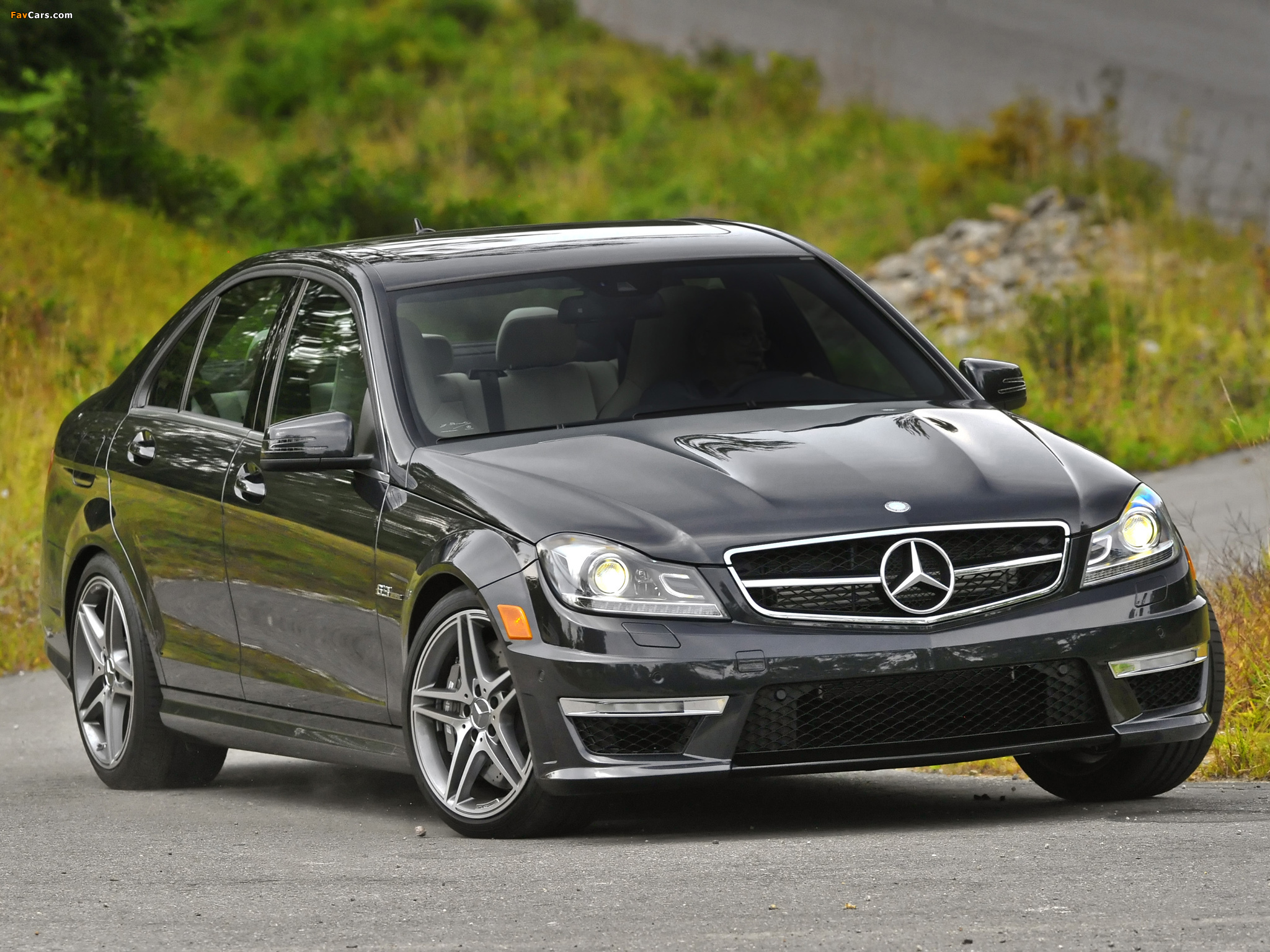 Це класс. Mercedes Benz w204 c350. Mercedes Benz c63 AMG 2012. Mercedes Benz c63 AMG w204. Mercedes Benz w204 AMG.