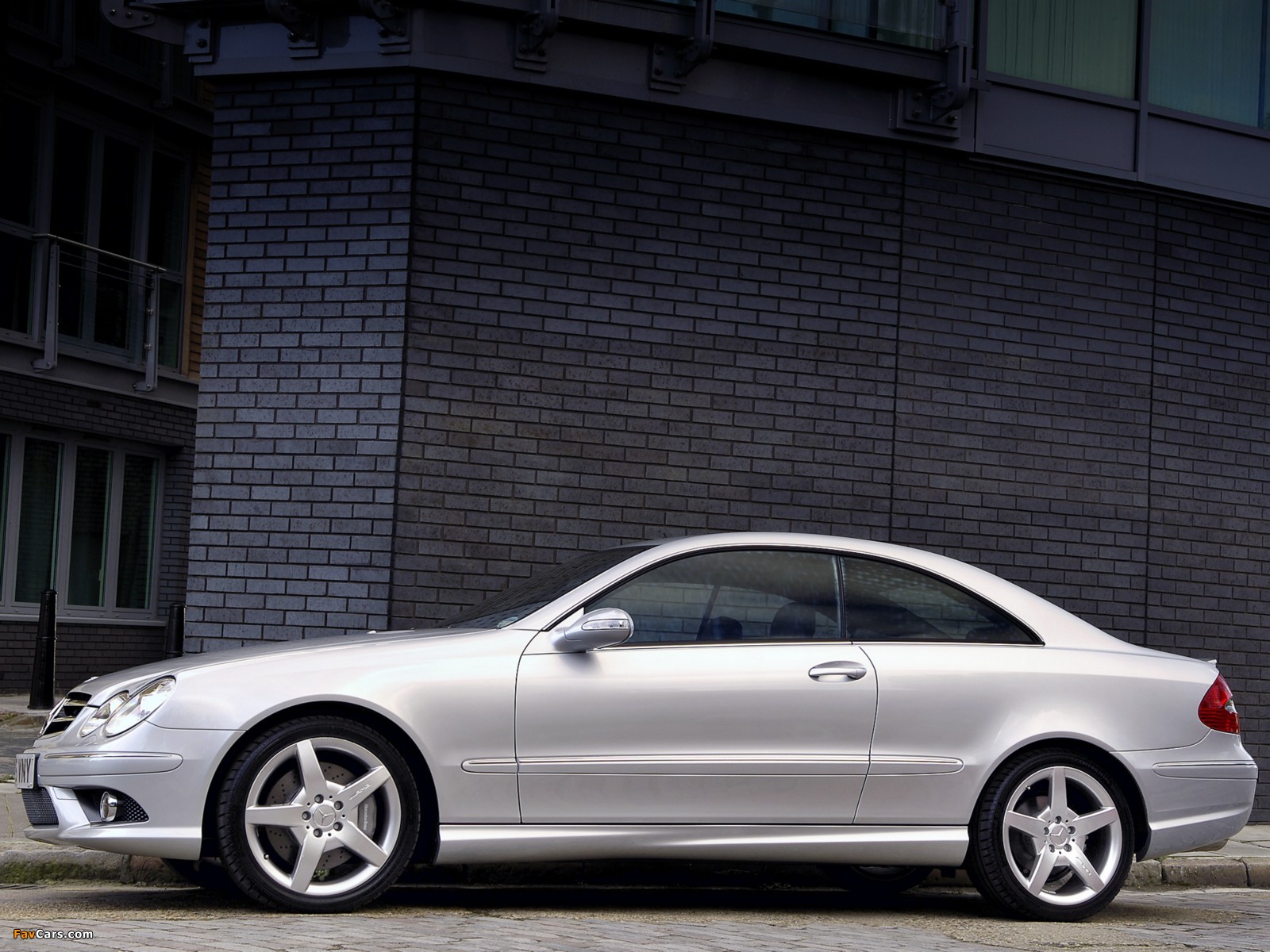 Images of Mercedes-Benz CLK 320 CDI AMG Sports Package UK-spec (C209) 2005–09 (1600 x 1200)