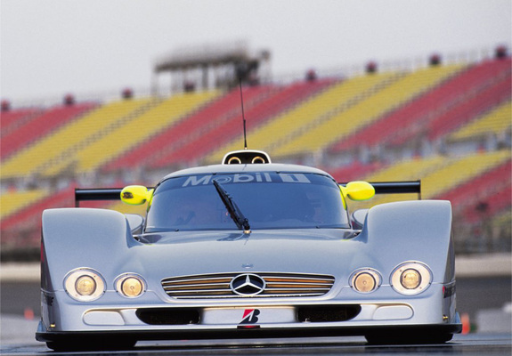 Pictures of Mercedes-Benz CLR 1999