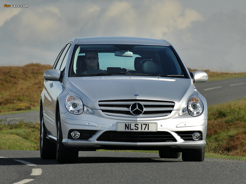 Images of Mercedes-Benz R 320 CDI 4MATIC UK-spec (W251) 2006–10 (1024 x 768)