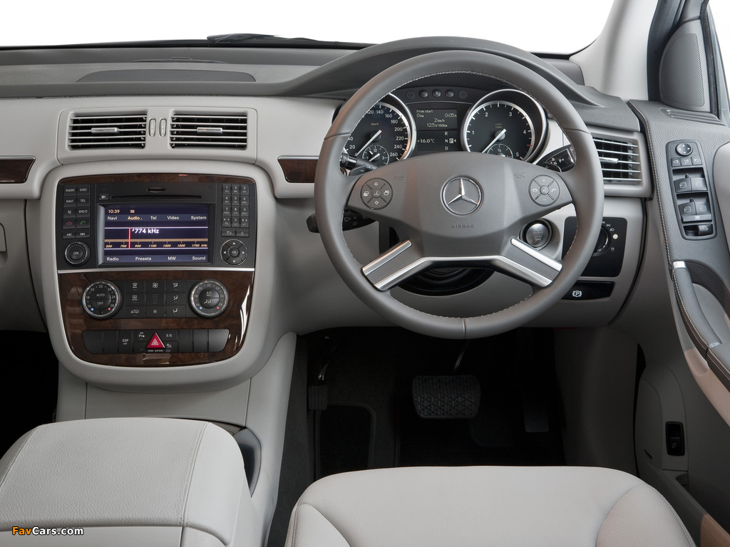 Images of Mercedes-Benz R 300 CDI AU-spec (W251) 2010 (1024 x 768)