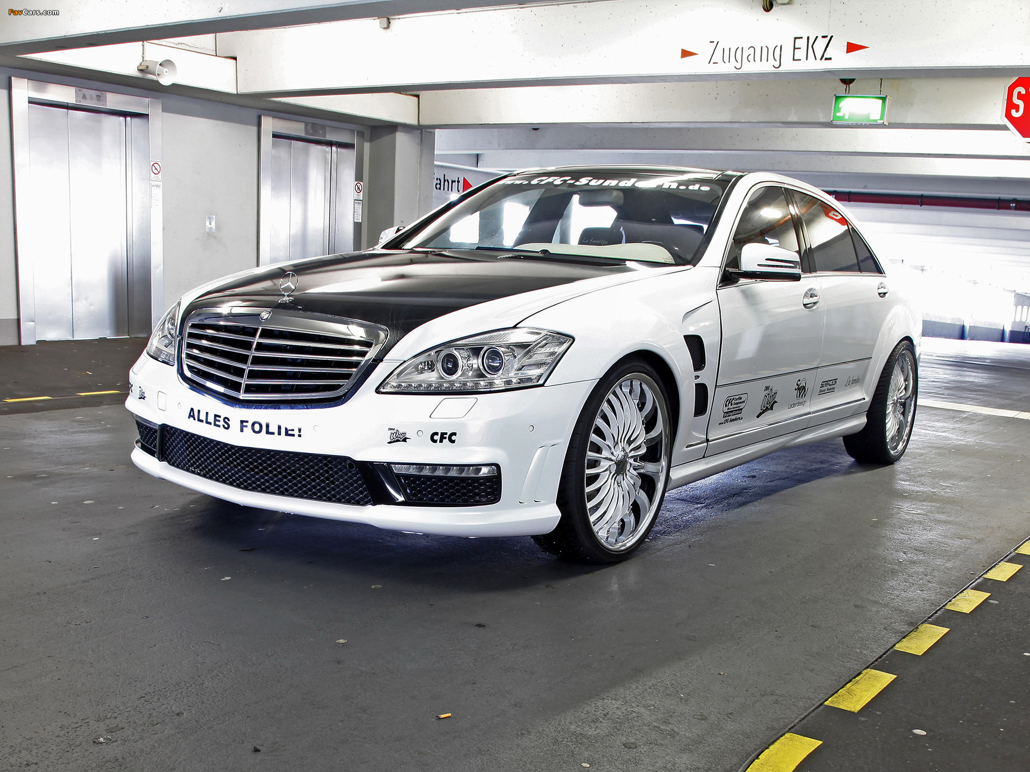 Images of CFC Mercedes-Benz S 65 AMG (W221) 2012–13 (2048 x 1536)