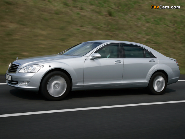Mercedes-Benz S 600 Guard (W221) 2007–09 images (640 x 480)