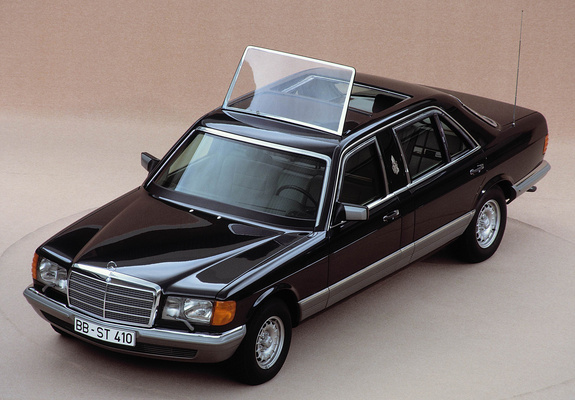 Photos of Mercedes-Benz S-Klasse Popemobile (W126) 1985