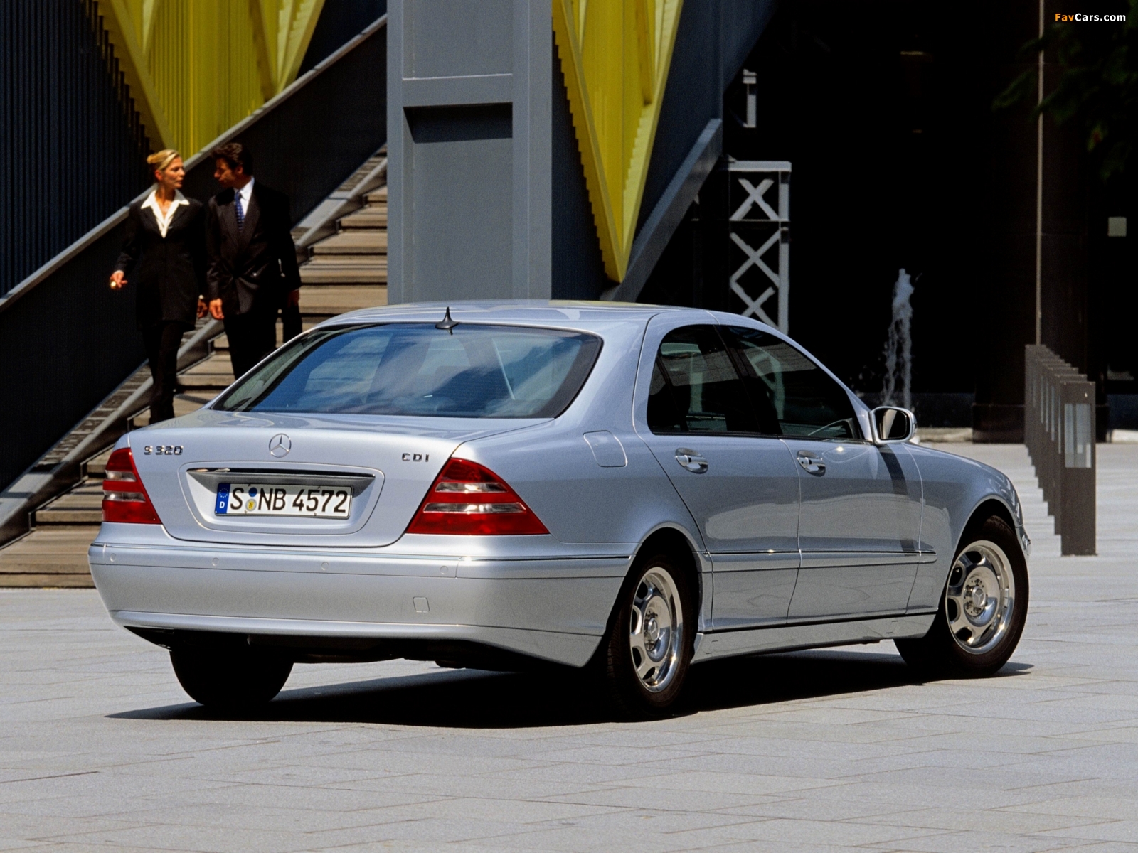 Photos of Mercedes-Benz S 320 CDI (W220) 1998–2002 (1600 x 1200)