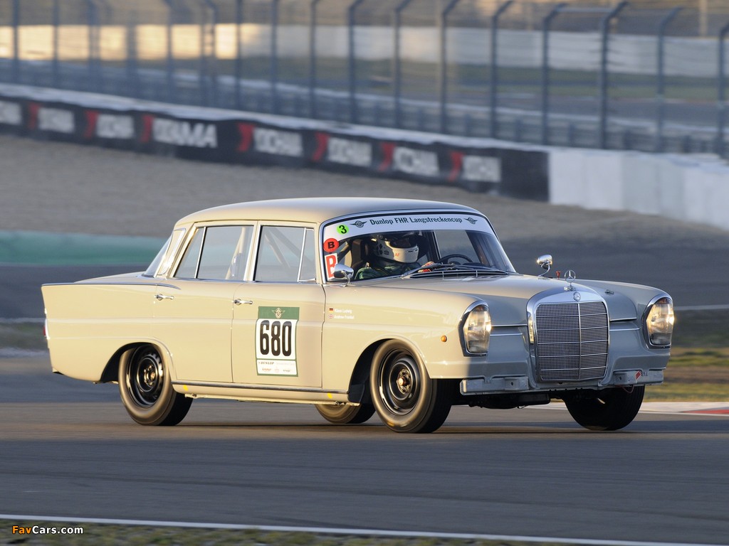 Pictures of Mercedes-Benz 220 SE Race Car (W111) (1024 x 768)