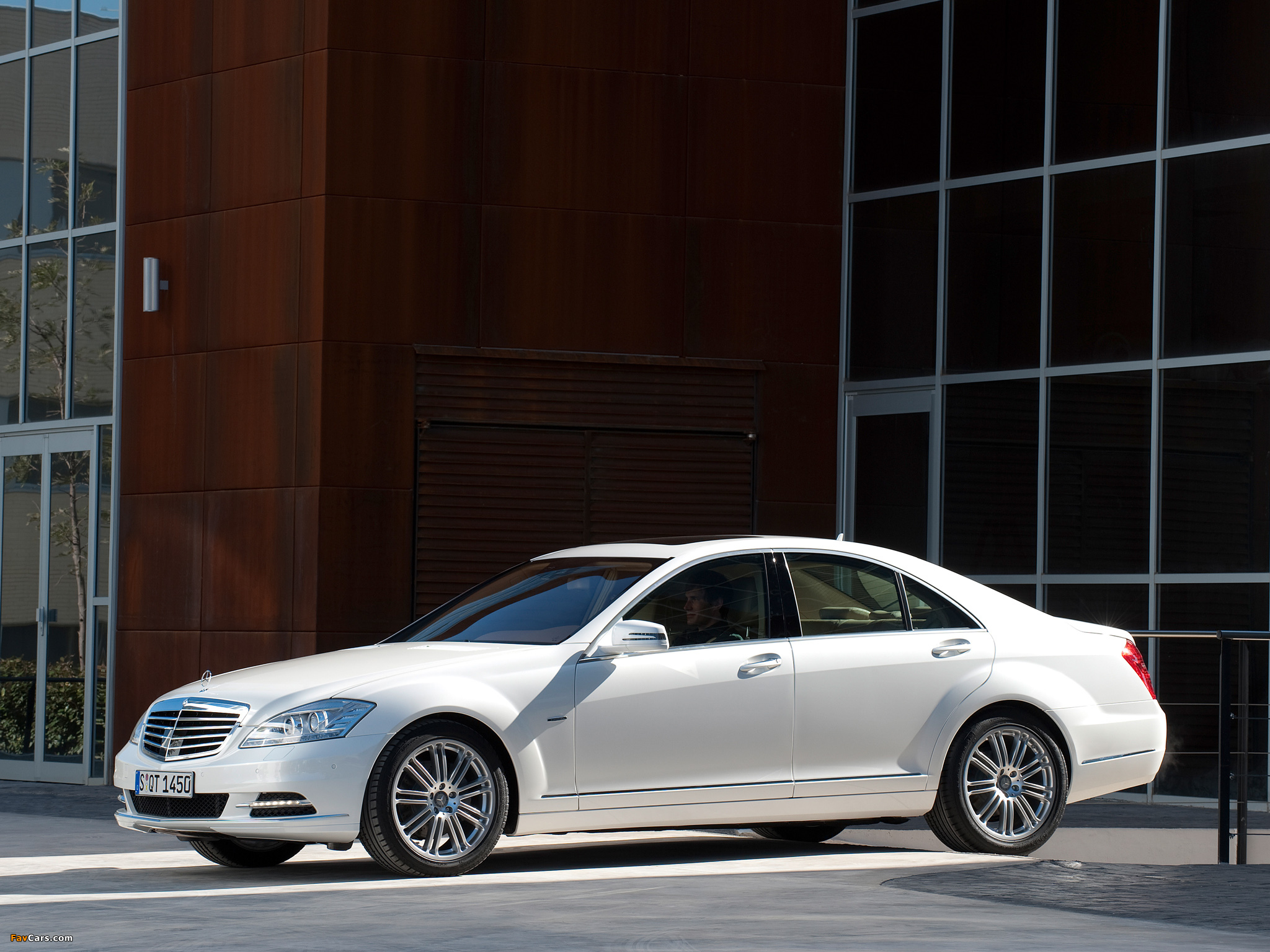 Pictures of Mercedes-Benz S 400 Hybrid (W221) 2009–13 (2048 x 1536)