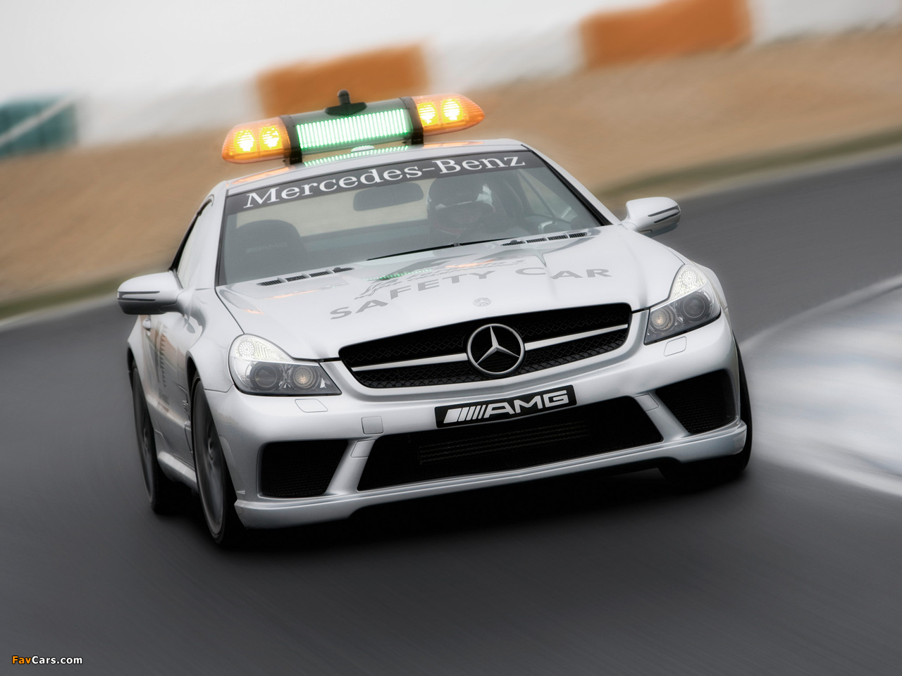 Mercedes-Benz SL 63 AMG F1 Safety Car (R230) 2008–09 pictures (1280 x 960)