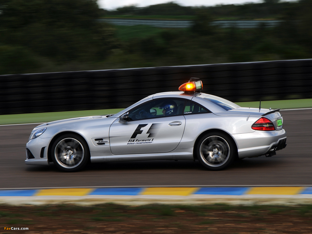 Mercedes-Benz SL 63 AMG F1 Safety Car (R230) 2008–09 pictures (1280 x 960)
