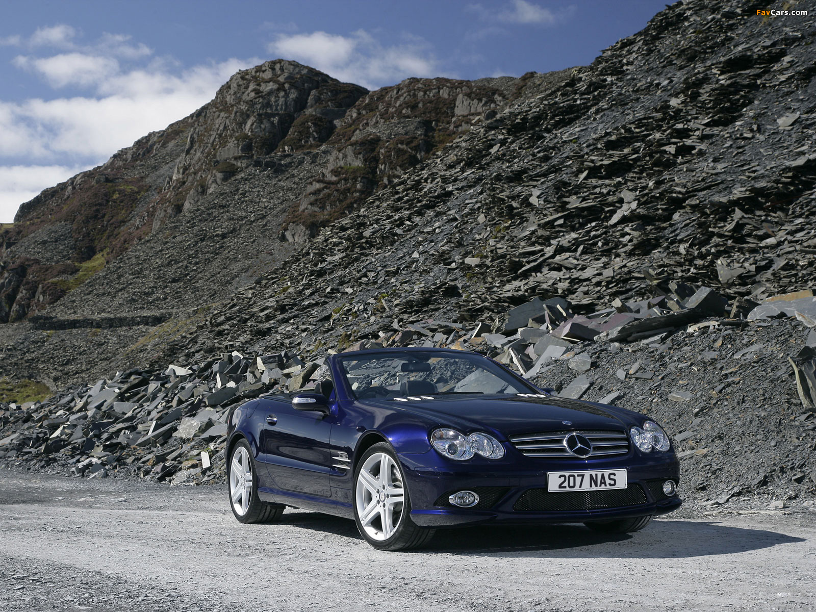 Photos of Mercedes-Benz SL 500 Sports Package UK-spec (R230) 2005–08 (1600 x 1200)