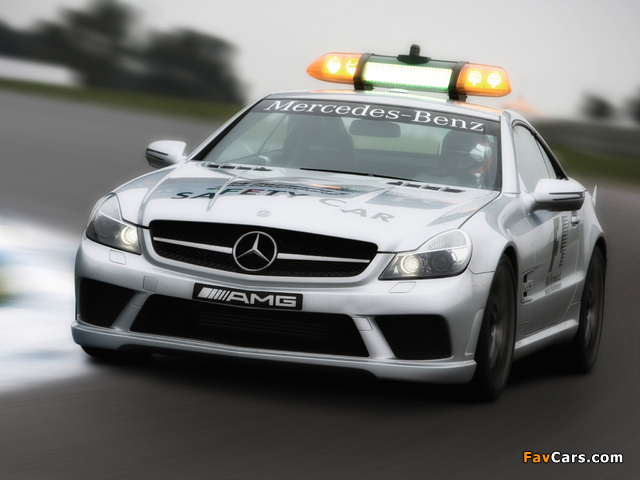 Photos of Mercedes-Benz SL 63 AMG F1 Safety Car (R230) 2008–09 (640 x 480)